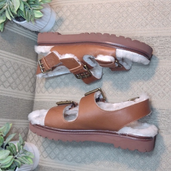 Madewell Shearling Lined Buckle Sandals - Picture 3 of 16